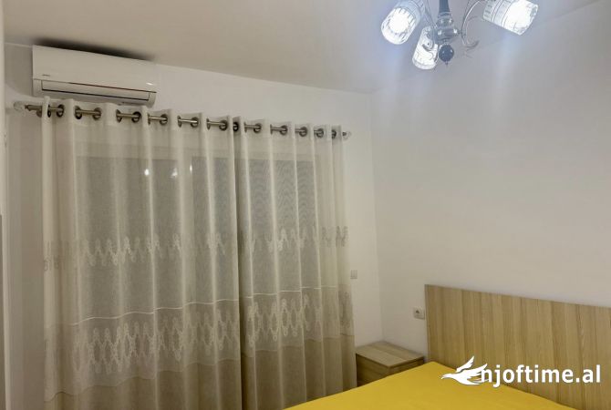 Shtepi me qera Apartament ne Tirane, 2+1, Mobilimi E mobiluar, Pagesa 550  Euro.