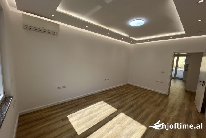 Shtepi me qera Apartament ne Tirane, 2+1, Mobilimi Bosh, pa mobiluar, Pagesa 1,200  Euro.