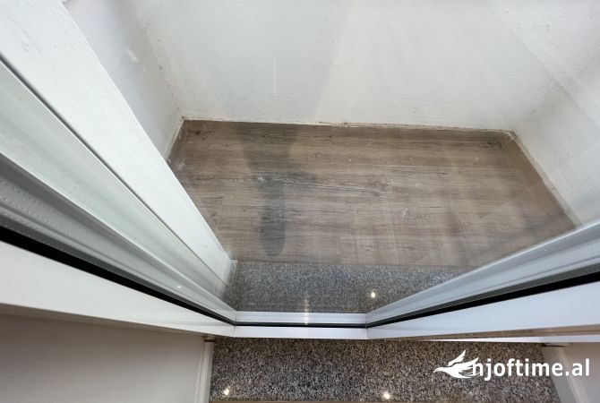 Shtepi me qera Apartament ne Tirane, 2+1, Mobilimi Bosh, pa mobiluar, Pagesa 1,200  Euro.