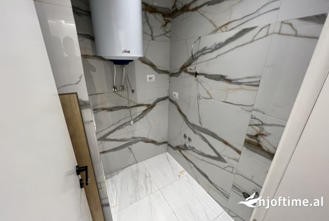 Shtepi me qera Apartament ne Tirane, 2+1, Mobilimi Bosh, pa mobiluar, Pagesa 1,200  Euro.