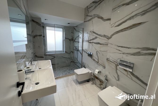 Shtepi me qera Apartament ne Tirane, 2+1, Mobilimi Bosh, pa mobiluar, Pagesa 1,200  Euro.