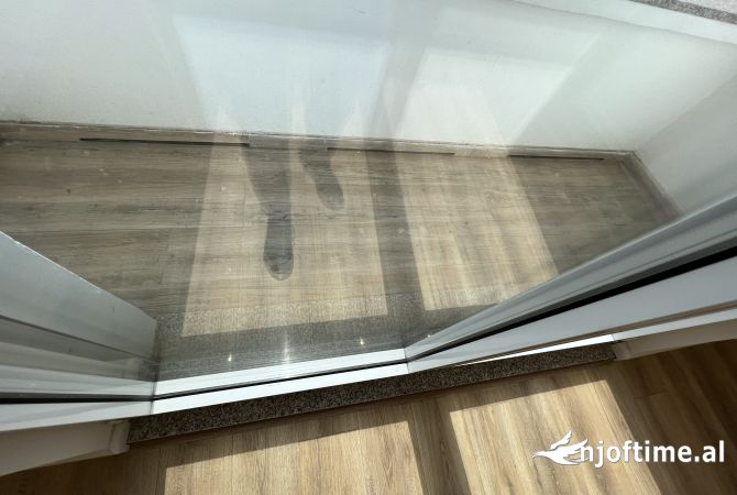 Shtepi me qera Apartament ne Tirane, 2+1, Mobilimi Bosh, pa mobiluar, Pagesa 1,200  Euro.