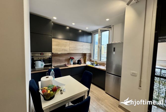 Shtepi ne shitje Apartament ne Tirane, 2+1, Mobilimi E mobiluar, Pagesa 200,000  Euro.