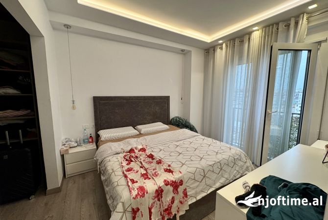 Shtepi ne shitje Apartament ne Tirane, 2+1, Mobilimi E mobiluar, Pagesa 200,000  Euro.