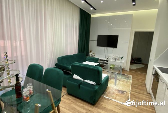 Shtepi me qera Apartament ne Tirane, 2+1, Mobilimi E mobiluar, Pagesa 500  Euro.