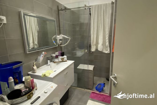 Shtepi me qera Apartament ne Tirane, 2+1, Mobilimi E mobiluar, Pagesa 500  Euro.