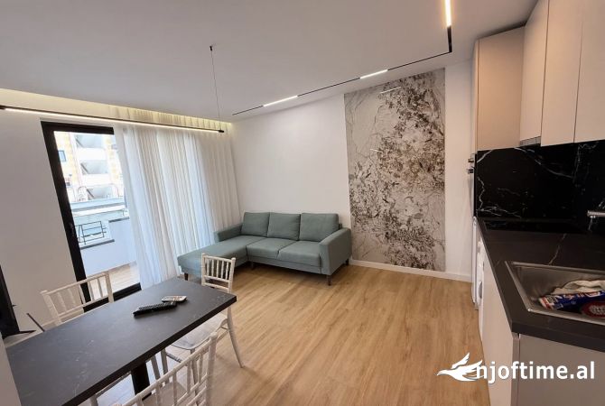 Shtepi ne shitje Apartament ne Tirane, 1+1, Mobilimi E mobiluar, Pagesa 195,000  Euro.