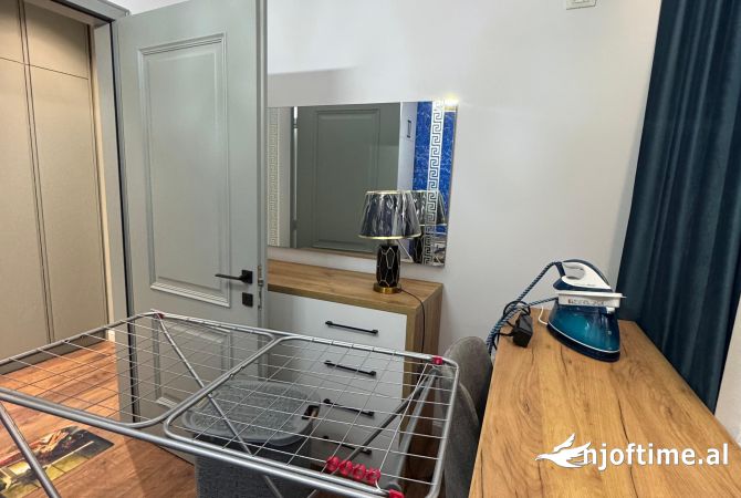 Shtepi me qera Apartament ne Tirane, 2+1, Mobilimi E mobiluar, Pagesa 550  Euro.