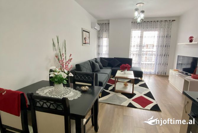 Shtepi ne shitje Apartament ne Tirane, 2+1, Mobilimi E mobiluar, Pagesa 125,000  Euro.
