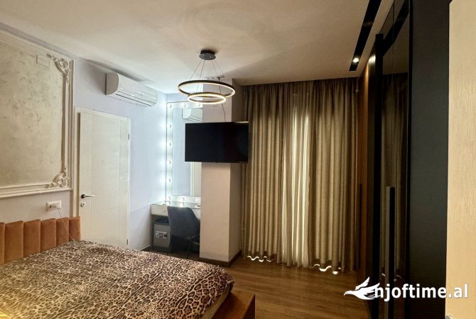 Shtepi ne shitje Apartament ne Tirane, 2+1, Mobilimi E mobiluar, Pagesa 198,000  Euro.