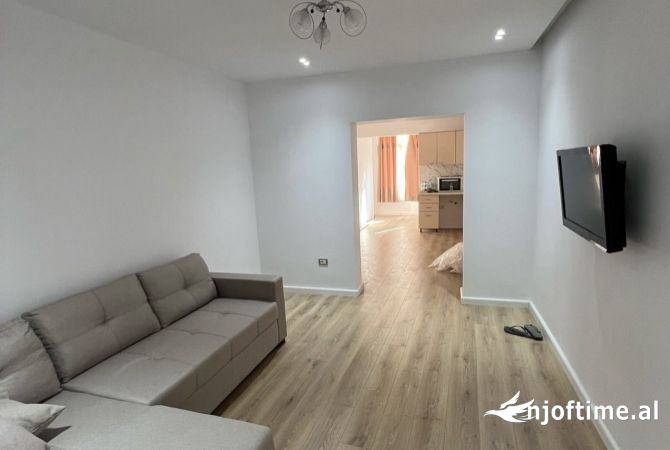 Shtepi me qera 1+1 ne Tirane - 490 Euro