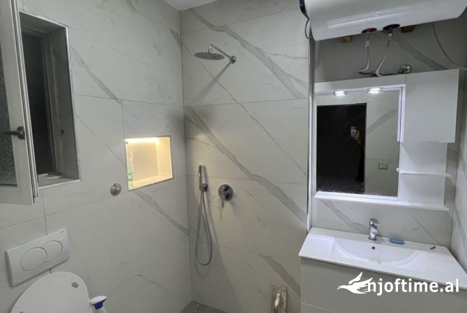 Shtepi me qera Apartament ne Tirane, 1+1, Mobilimi E mobiluar, Pagesa 490  Euro.