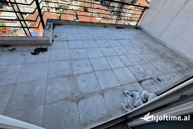 Shtepi me qera Apartament ne Tirane, 1+1, Mobilimi Pjeserisht e mobiluar, Pagesa 350  Euro.
