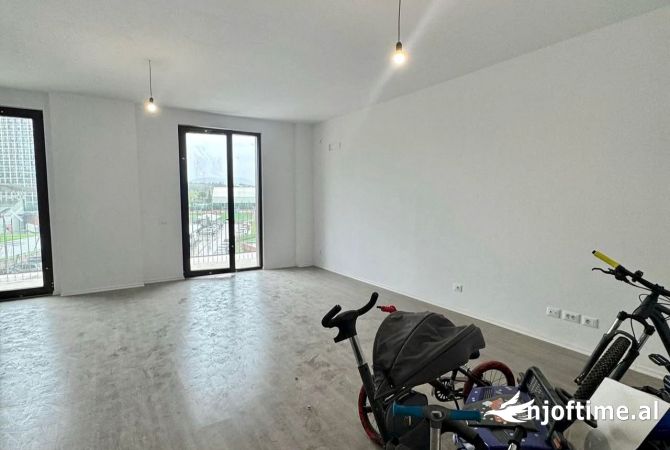 Ambient biznesi me qera 3+1 ne Tirane - 2,300 Euro