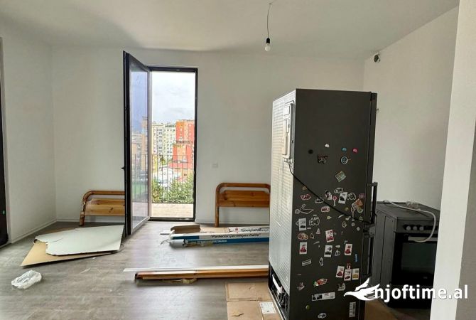 Ambient biznesi me qera 3+1 ne Tirane - 1,000 Euro