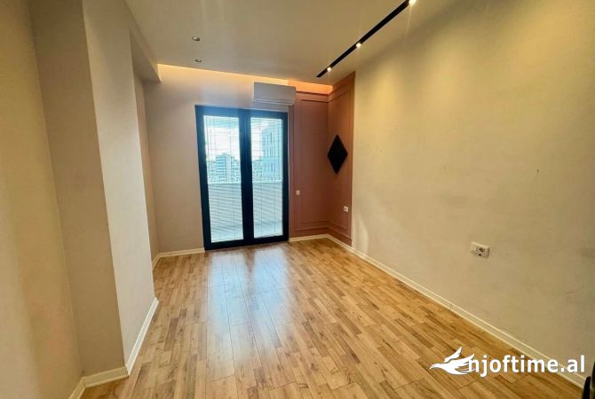 Ambient biznesi me qera 3+1 ne Tirane - 1,200 Euro