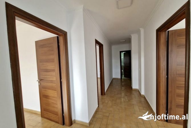📣 QERA Apartament 3+1 Me 2 Tualete 📍 Sheshi Wilson 🛣️ Rruga "Perlat Rexhepi" ✨ 