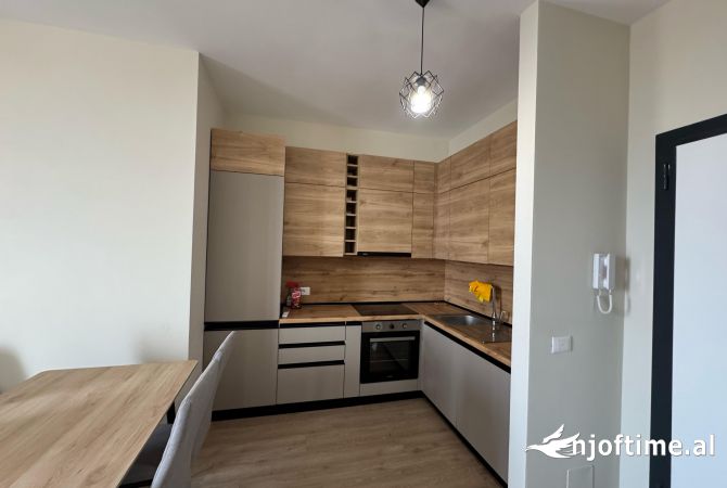 Shtepi me qera Apartament ne Tirane, 1+1, Mobilimi E mobiluar, Pagesa 500  Euro.