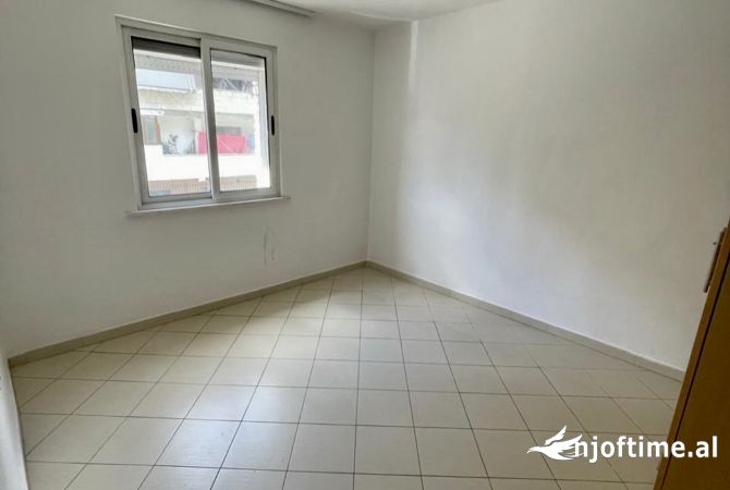 Shtepi ne shitje 1+1 ne Tirane - 95,000 Euro