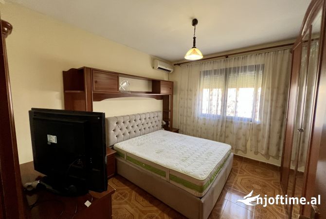 Shtepi me qera Apartament ne Tirane, 1+1, Mobilimi E mobiluar, Pagesa 400  Euro.