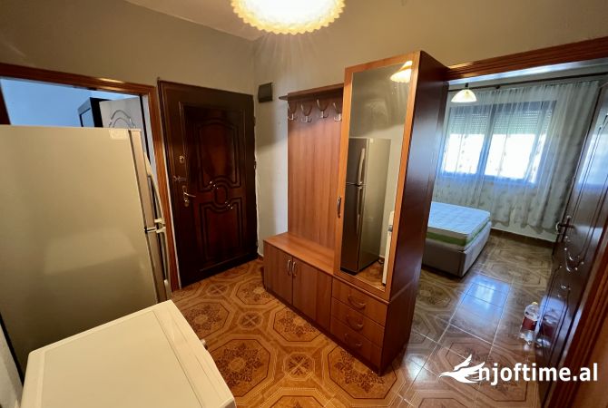 Shtepi me qera Apartament ne Tirane, 1+1, Mobilimi E mobiluar, Pagesa 400  Euro.