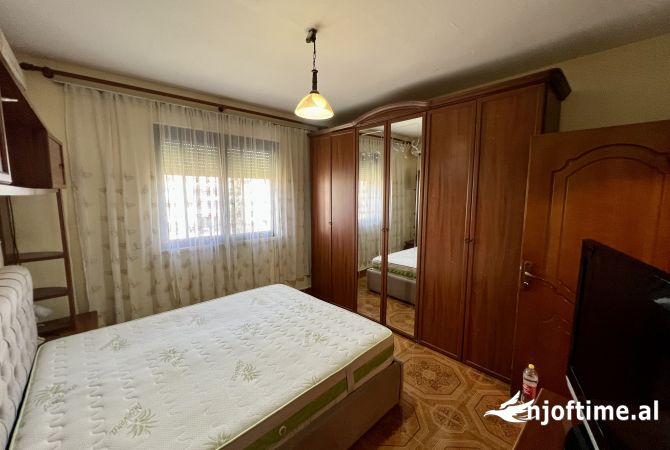 Shtepi me qera Apartament ne Tirane, 1+1, Mobilimi E mobiluar, Pagesa 400  Euro.