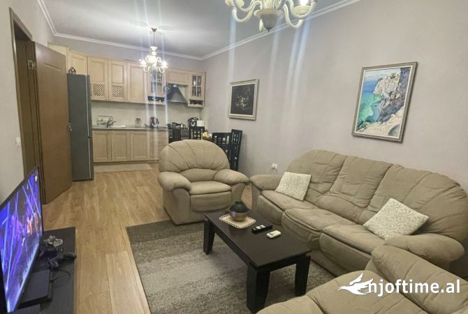 Shtepi me qera 2+1 ne Tirane - 450 Euro