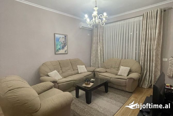 Shtepi me qera 2+1 ne Tirane - 450 Euro