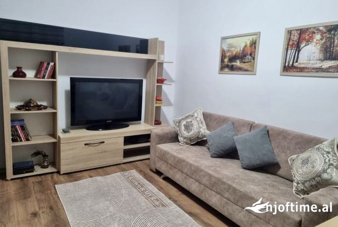 Shtepi me qera 2+1 ne Tirane - 600 Euro