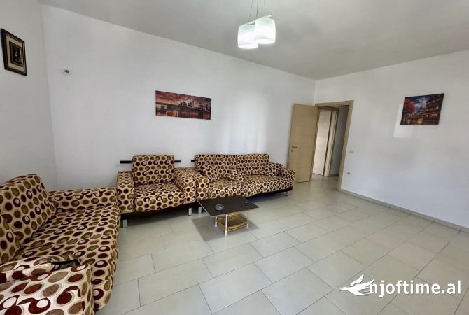 Shtepi me qera 2+1 ne Tirane - 400 Euro