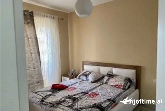 Shtepi me qera Apartament ne Tirane, 1+1, Mobilimi E mobiluar, Pagesa 520  Euro.