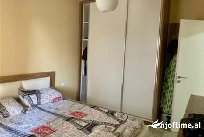 Shtepi me qera Apartament ne Tirane, 1+1, Mobilimi E mobiluar, Pagesa 520  Euro.
