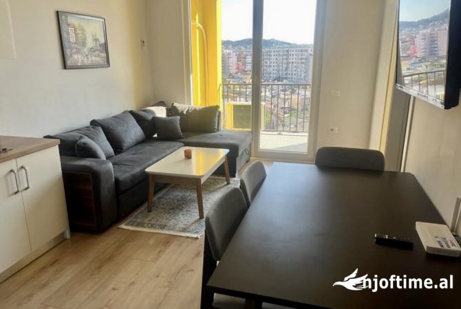 Shtepi me qera 2+1 ne Tirane - 50,000 Leke