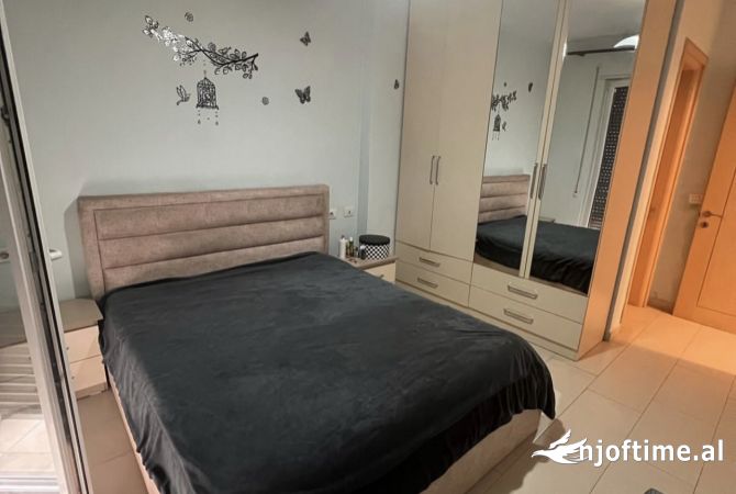 Shtepi me qera Apartament ne Tirane, 2+1, Mobilimi E mobiluar, Pagesa 500  Euro.