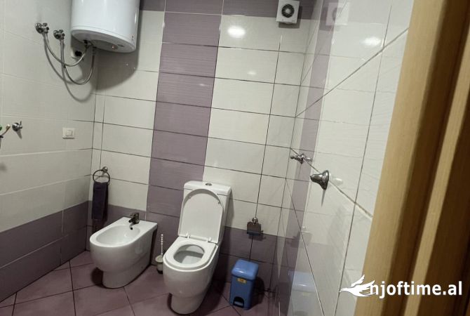 Shtepi me qera Apartament ne Tirane, 2+1, Mobilimi E mobiluar, Pagesa 500  Euro.