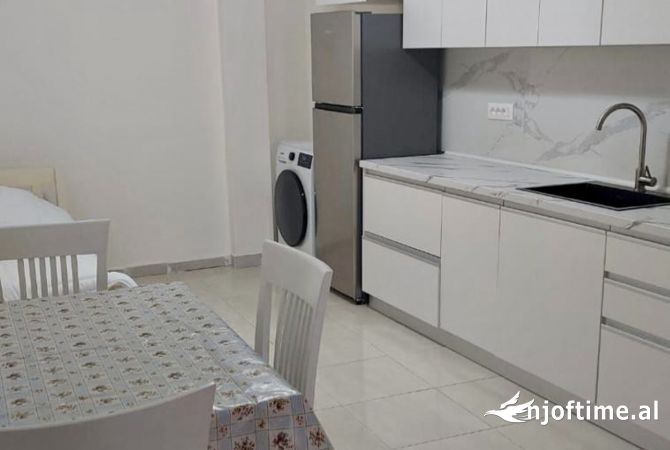 Shtepi me qera 2+1 ne Tirane - 65,000 Leke