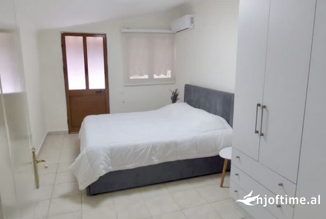 Shtepi me qera 2+1 ne Tirane - 65,000 Leke