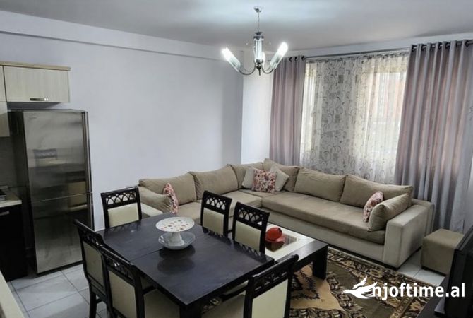 Shtepi me qera 2+1 ne Tirane - 42,000 Leke