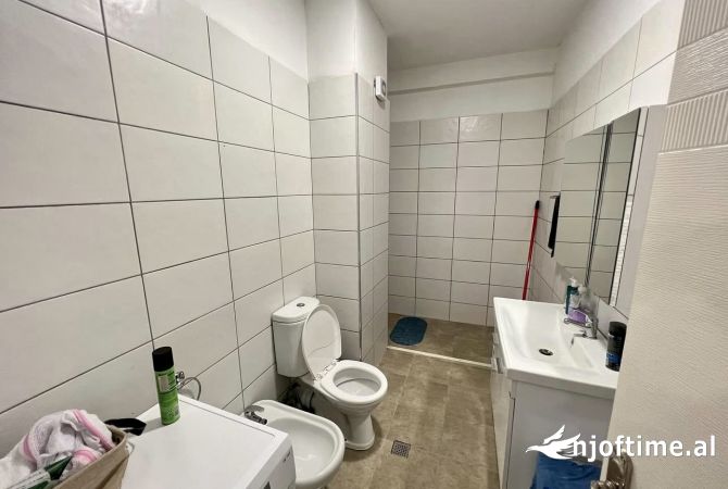 Shtepi ne shitje Apartament ne Tirane, 1+1, Mobilimi E mobiluar, Pagesa 145,000  Euro.