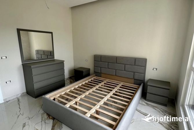 Shtepi me qera Apartament ne Tirane, 1+1, Mobilimi E mobiluar, Pagesa 550  Euro.
