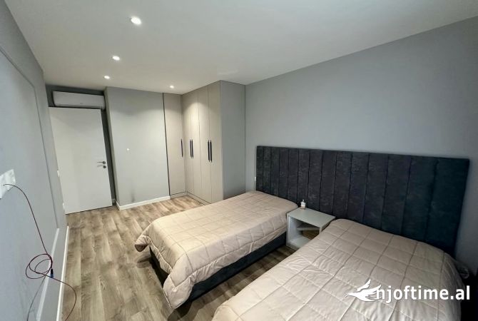 Shtepi me qera Apartament ne Tirane, 2+1, Mobilimi E mobiluar, Pagesa 800  Euro.