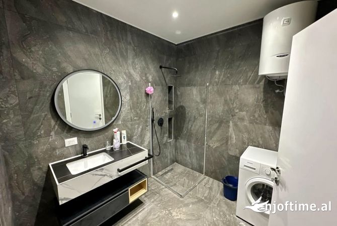 Shtepi me qera Apartament ne Tirane, 2+1, Mobilimi E mobiluar, Pagesa 800  Euro.