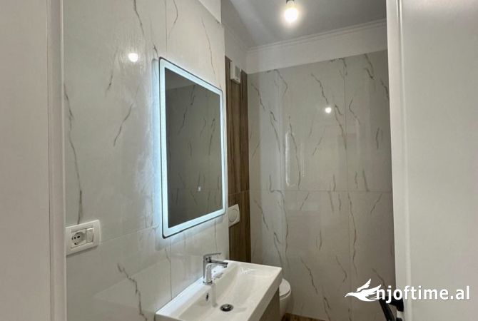 Shtepi ne shitje Apartament ne Tirane, 1+1, Mobilimi Bosh, pa mobiluar, Pagesa 120,000  Euro.