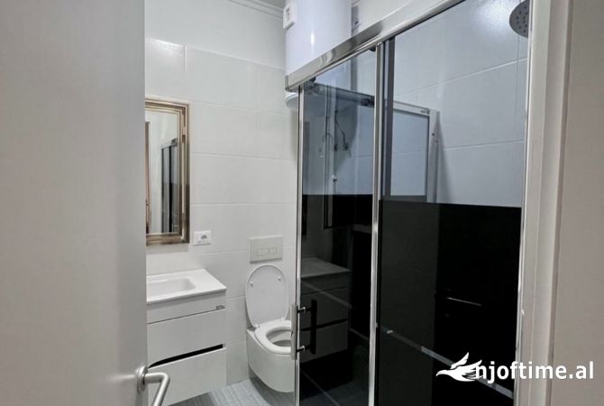 Shtepi me qera Apartament ne Tirane, 2+1, Mobilimi E mobiluar, Pagesa 700  Euro.