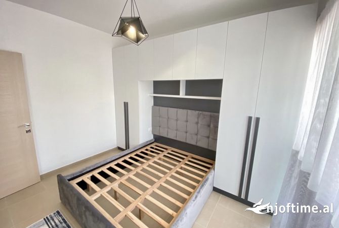 Shtepi me qera Apartament ne Tirane, 1+1, Mobilimi E mobiluar, Pagesa 550  Euro.