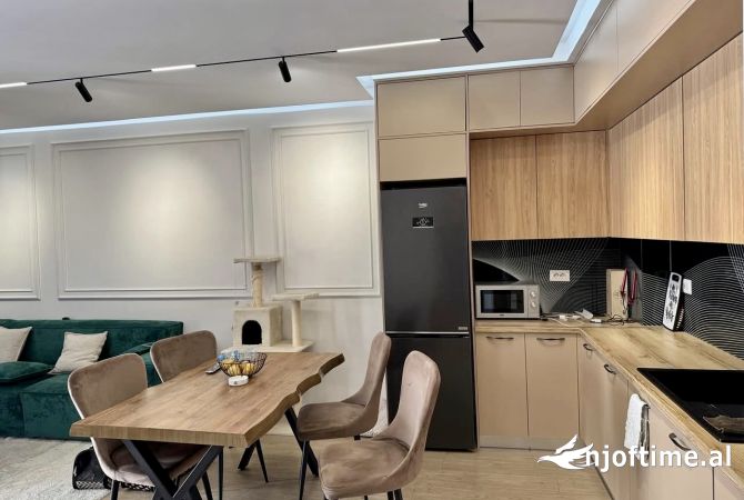 Shtepi ne shitje Apartament ne Tirane, 2+1, Mobilimi E mobiluar, Pagesa 240,000  Euro.