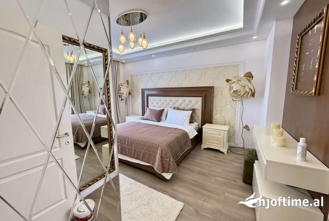 Shtepi ne shitje Apartament ne Tirane, 2+1, Mobilimi E mobiluar, Pagesa 250,000  Euro.