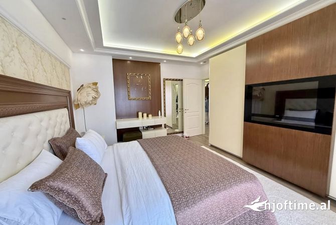 Shtepi ne shitje Apartament ne Tirane, 2+1, Mobilimi E mobiluar, Pagesa 250,000  Euro.