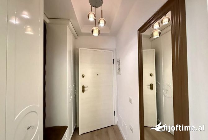 Shtepi ne shitje Apartament ne Tirane, 2+1, Mobilimi E mobiluar, Pagesa 250,000  Euro.