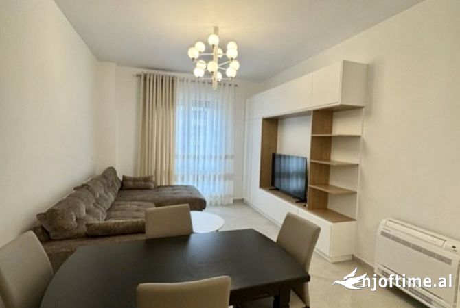 Shtepi me qera 2+1 ne Tirane - 650 Euro